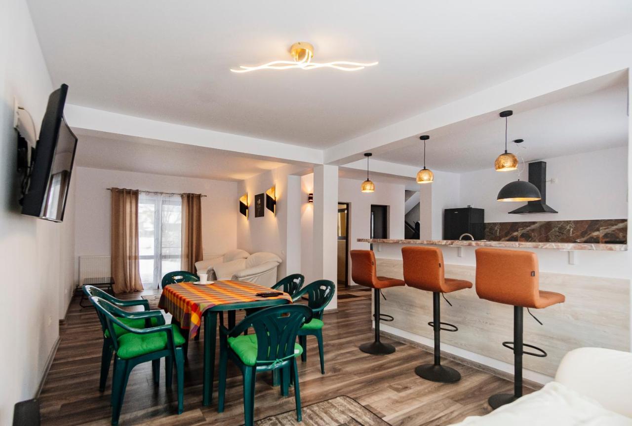Casa Hugo Hotel Campulung Moldovenesc Ngoại thất bức ảnh